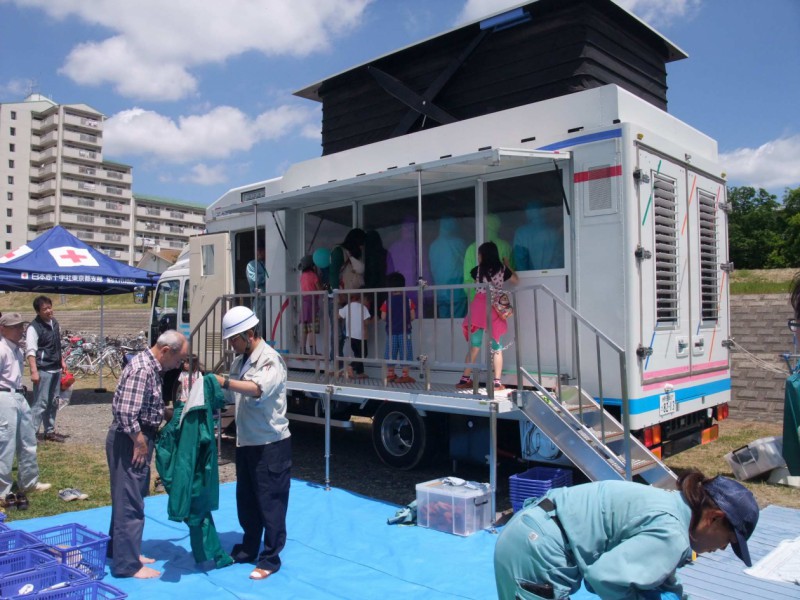 07 防災フェス　降雨体験 (1)